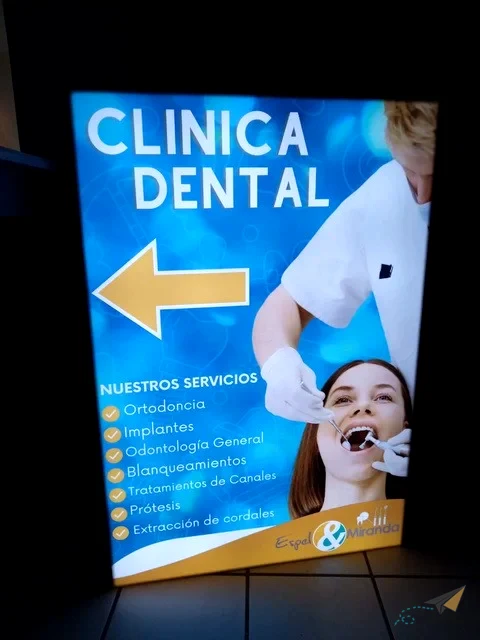 Rótulo luminoso para clínica dental